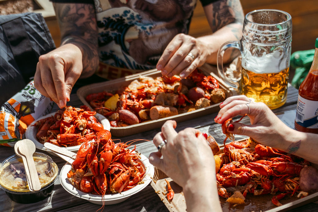 Lafayette crawfish boil — Second Line Pleasure Club